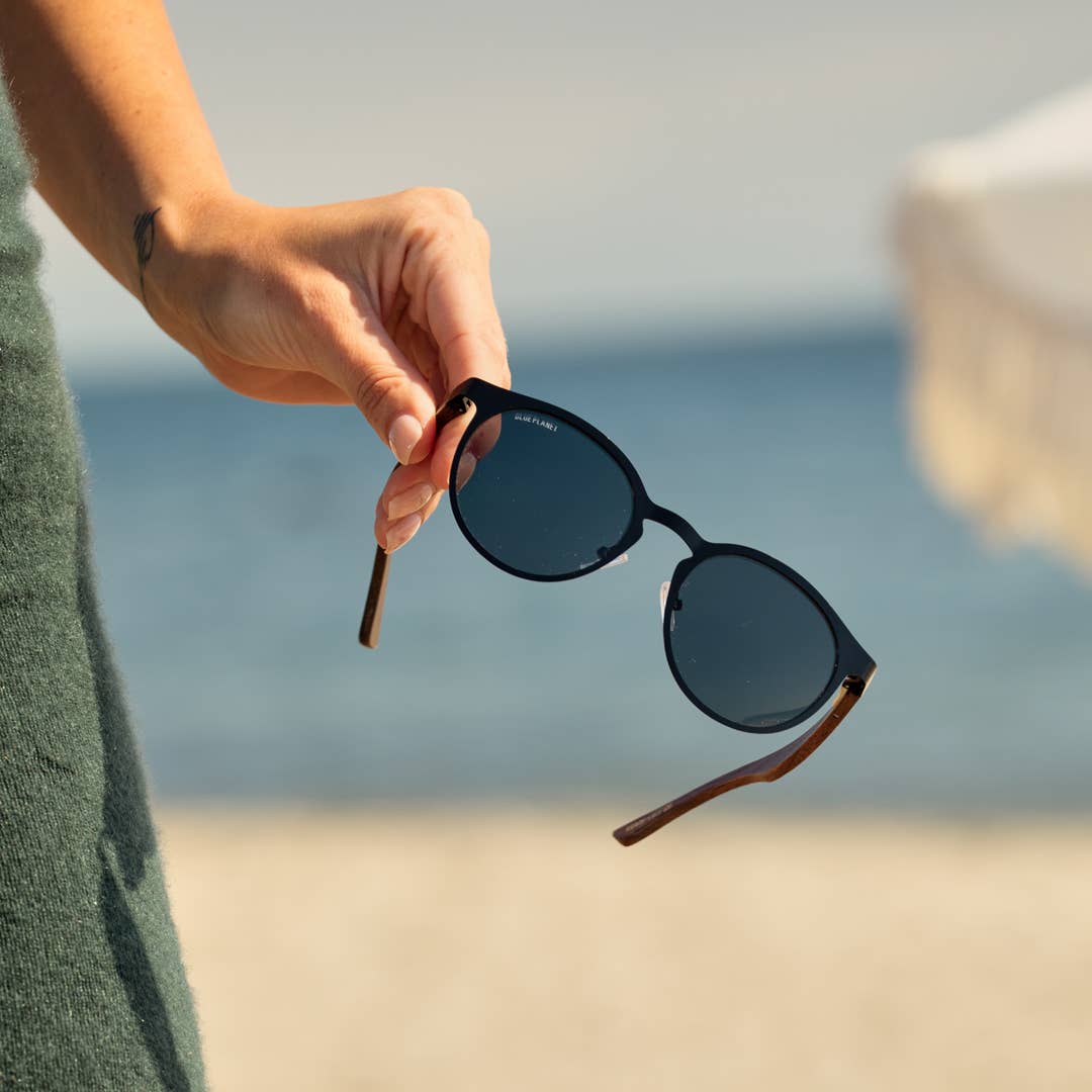 Sunnies- Aren - Matte Onyx / Walnut Wood / Smoke Polarized